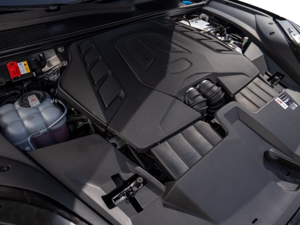 Porsche Cayenne Coupe Turbo E-Hybrid - foto 28