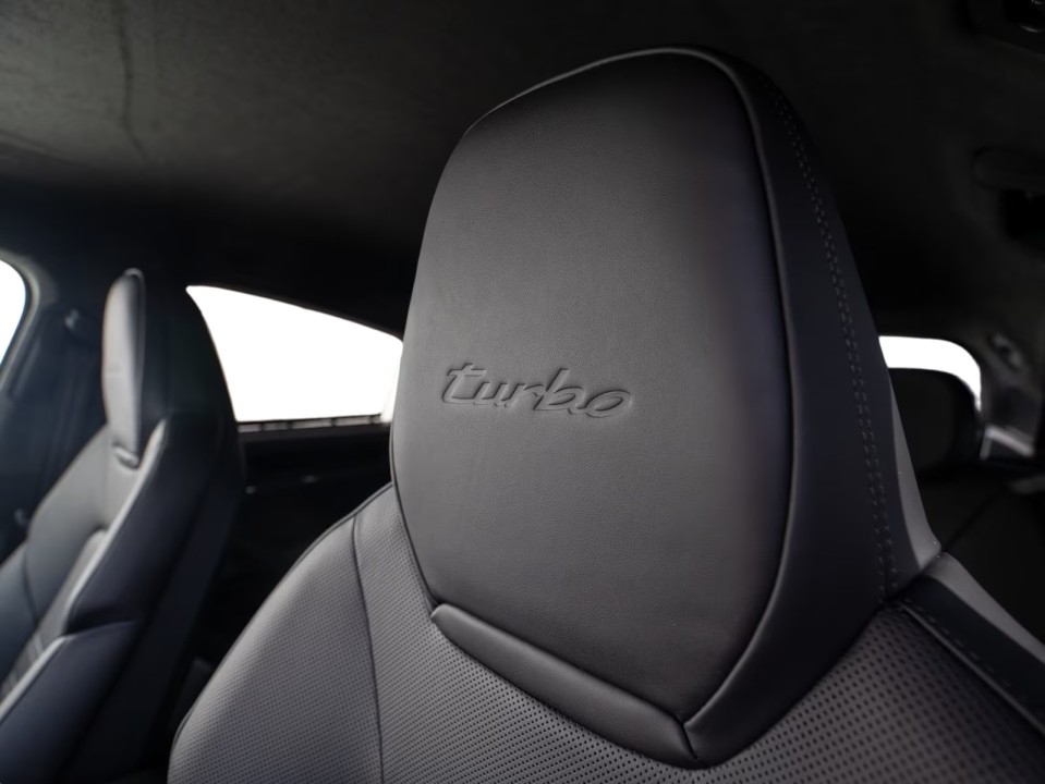 Porsche Cayenne Coupe Turbo E-Hybrid - foto 29