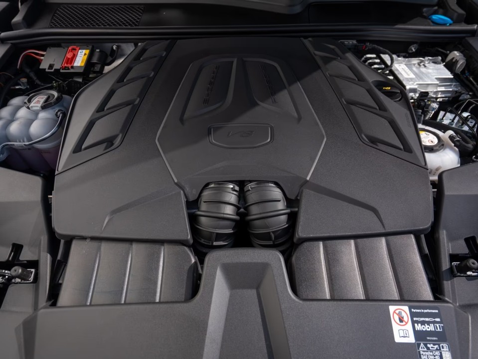 Porsche Cayenne Coupe Turbo E-Hybrid - foto 43