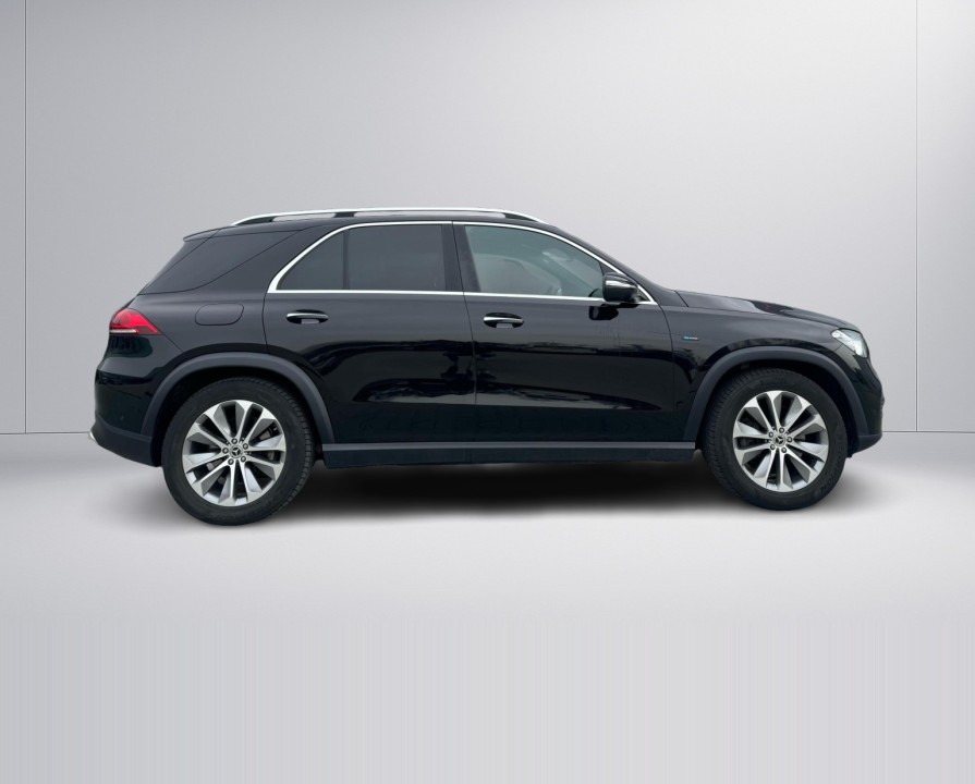 Mercedes-Benz GLE 350de 4MATIC (2)