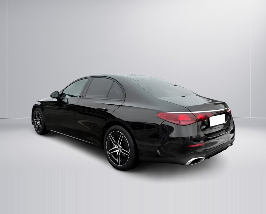Mercedes-Benz E 220d AMG (4)