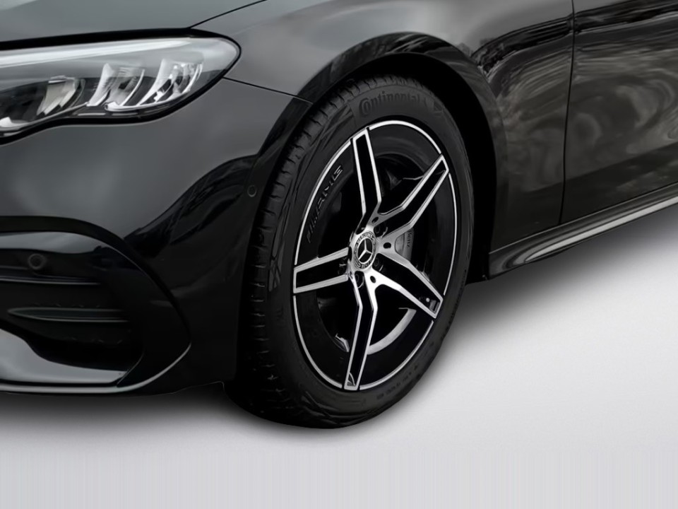 Mercedes-Benz E 220d AMG - foto 16