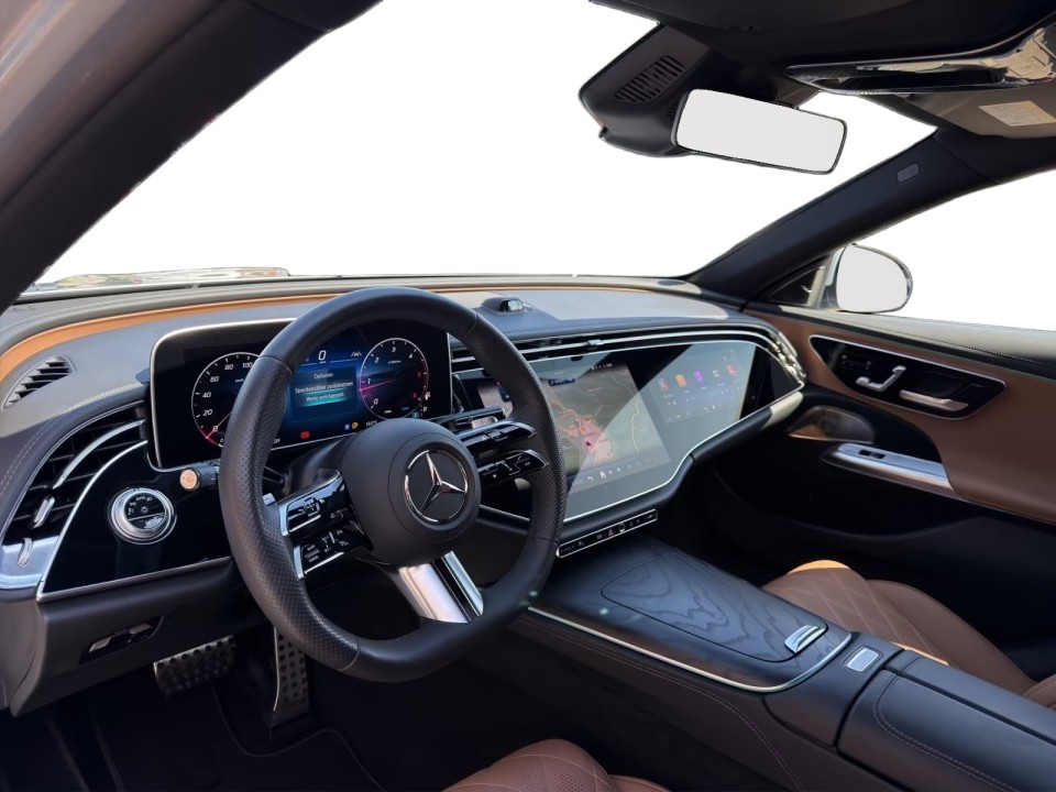 Mercedes-Benz E 220d AMG - foto 7