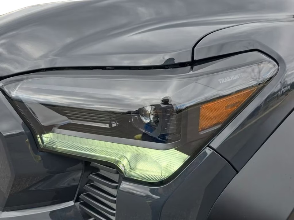 Toyota Tacoma - foto 16