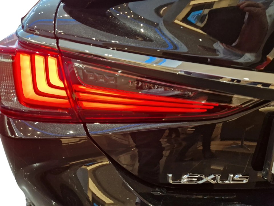 Lexus Seria ES 300h Prestige - foto 22