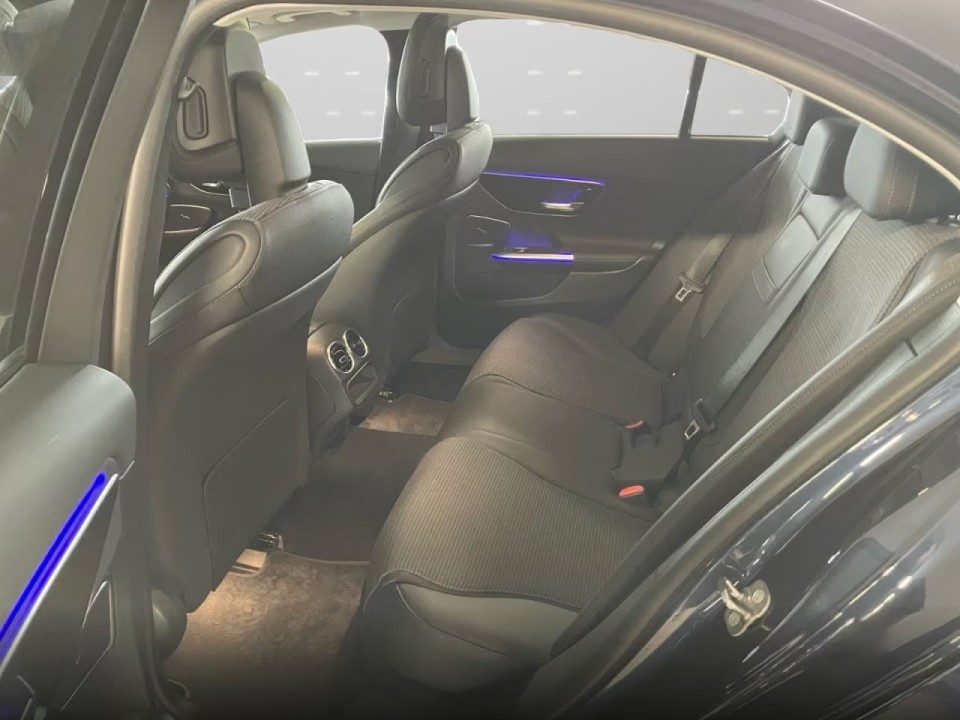 Mercedes-Benz C 300e Avantgarde - foto 14