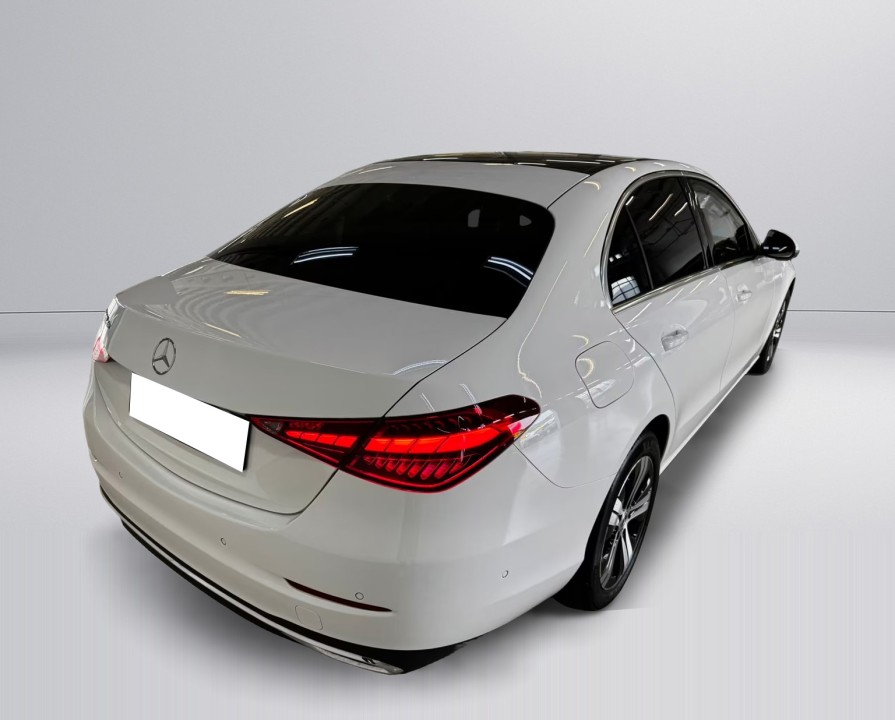 Mercedes-Benz C 300de Avantgarde (2)