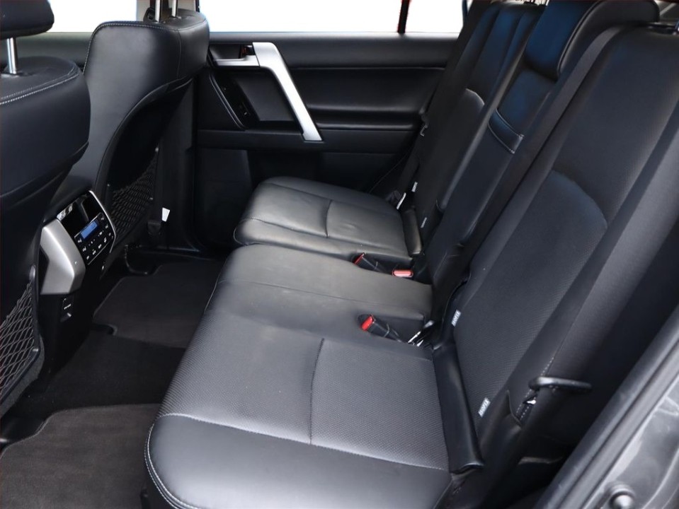 Toyota Land Cruiser 2.8 - foto 8