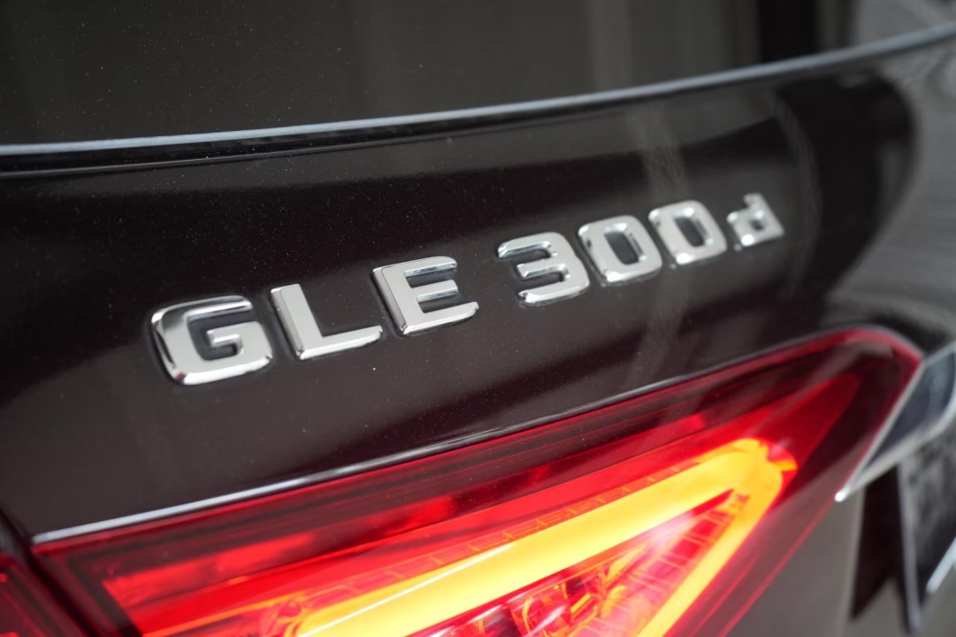Mercedes-Benz GLE 300d 4MATIC AMG Line - foto 24