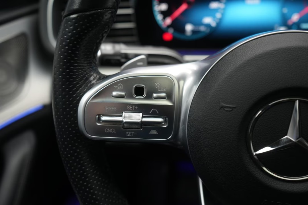 Mercedes-Benz GLE 300d 4MATIC AMG Line - foto 13
