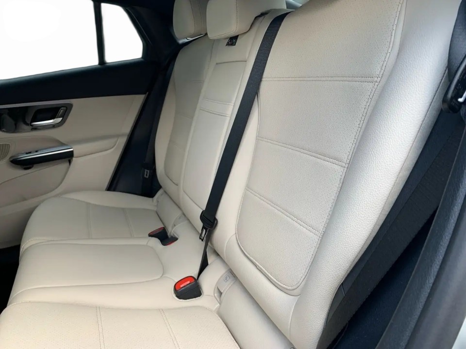 Mercedes-Benz GLC Coupé Mercedes-Benz GLC Coupe 300e 4MATIC Avantgarde (5)