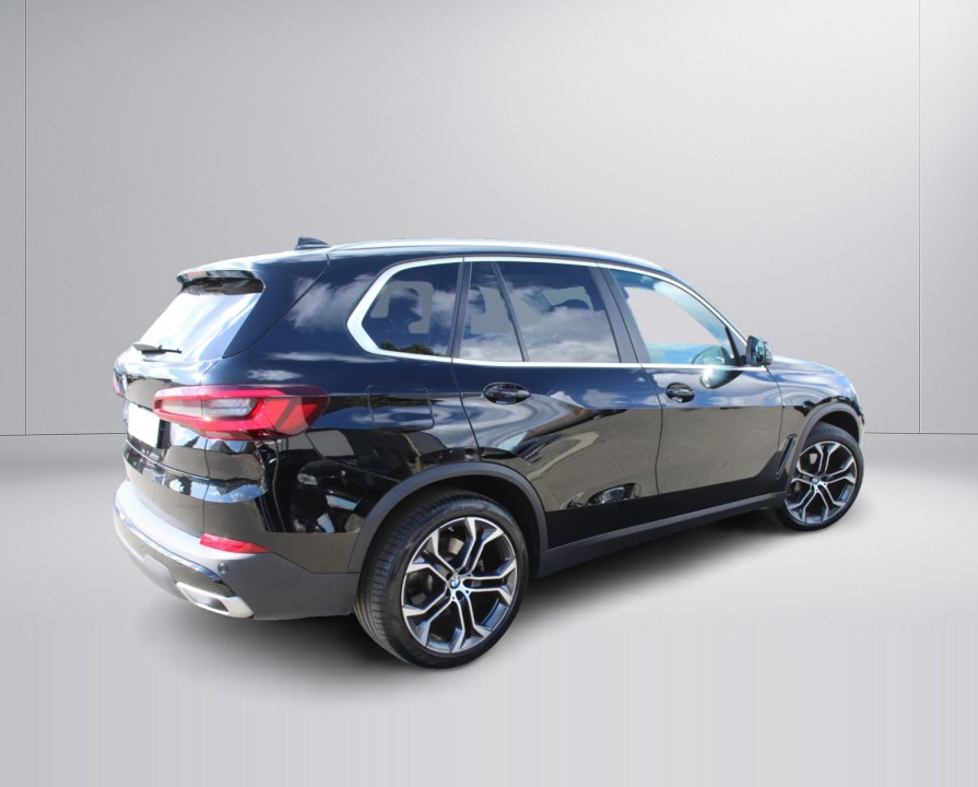 BMW X5 xDrive40i (2)