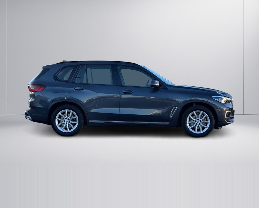 BMW X5 xDrive40i xLine (2)