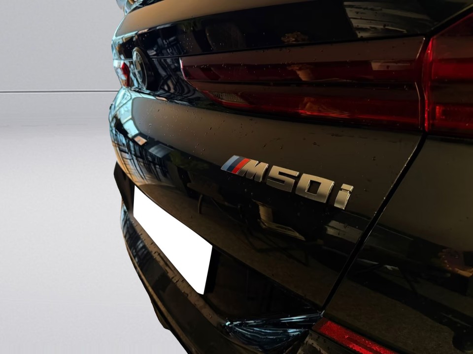 BMW X6 M50i - foto 24