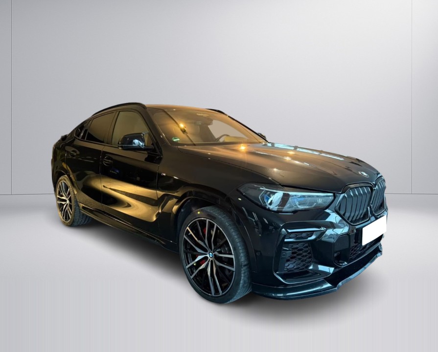 BMW X6 M50i