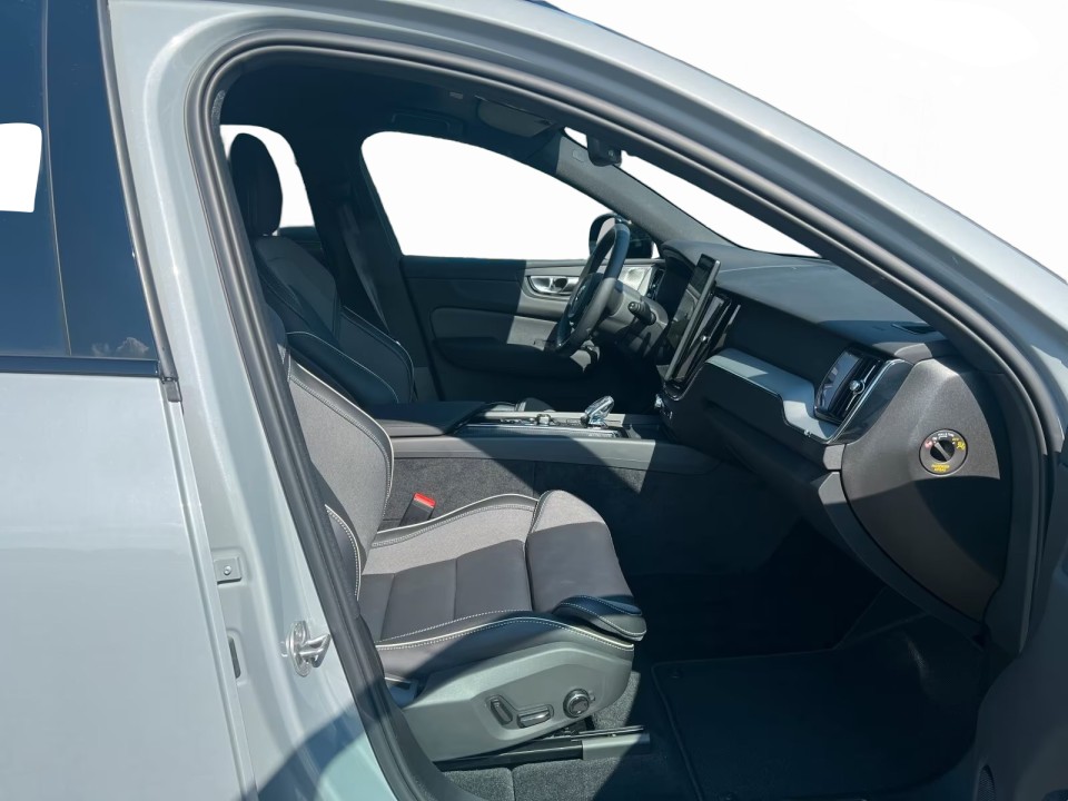 Volvo XC 60 T6 Recharge AWD Plus Dark - foto 12