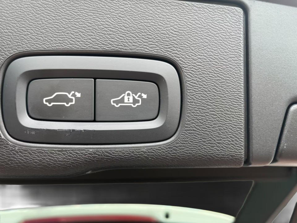 Volvo XC 60 T6 Recharge AWD Plus Dark - foto 21
