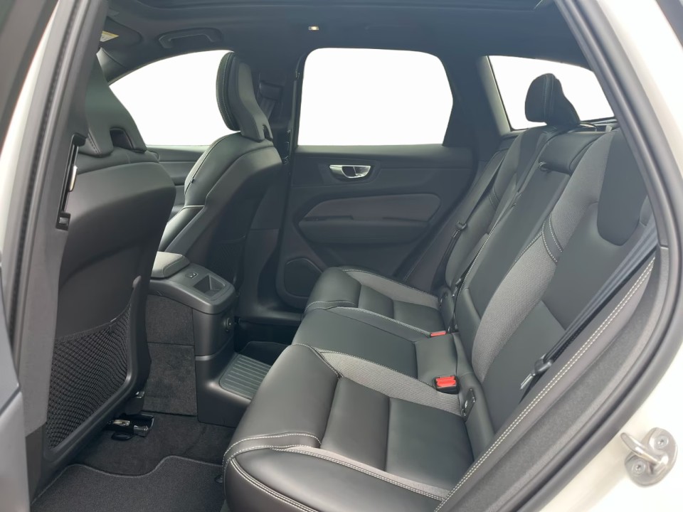 Volvo XC 60 T6 Recharge AWD Plus Dark - foto 10