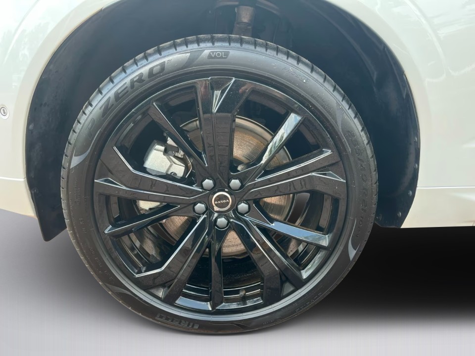 Volvo XC 60 T6 Recharge AWD Plus Dark - foto 25