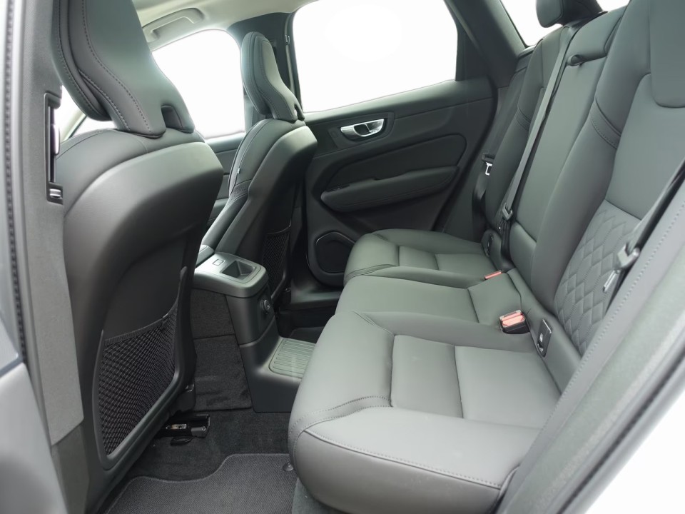Volvo XC 60 T6 Recharge AWD Plus Dark - foto 9