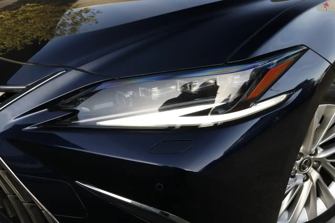 Lexus Seria ES 300h President Line - foto 12