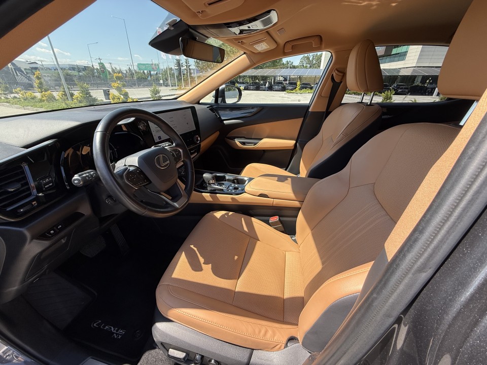 Lexus Seria NX 450h+ AWD - foto 11