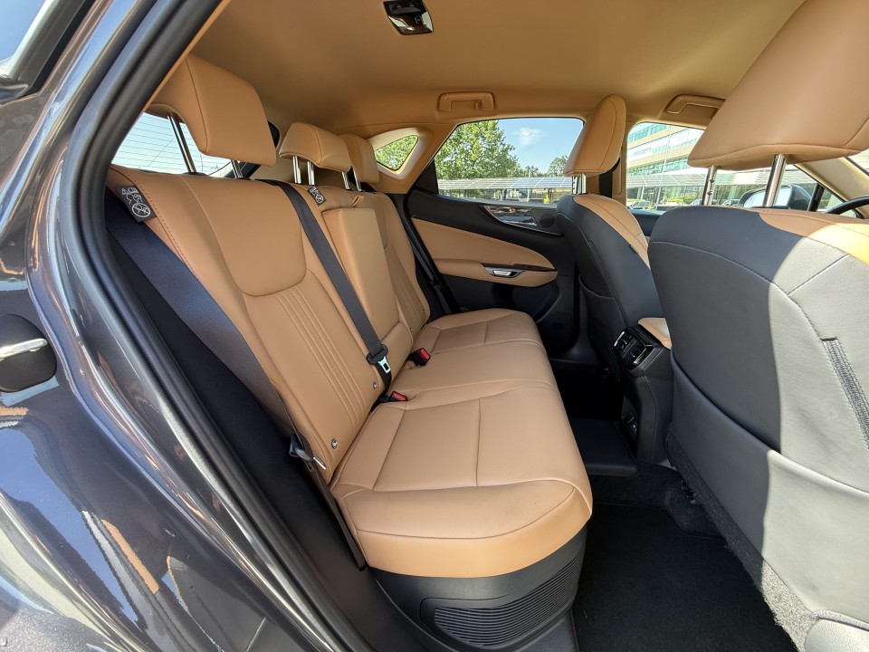 Lexus Seria NX 450h+ AWD - foto 19