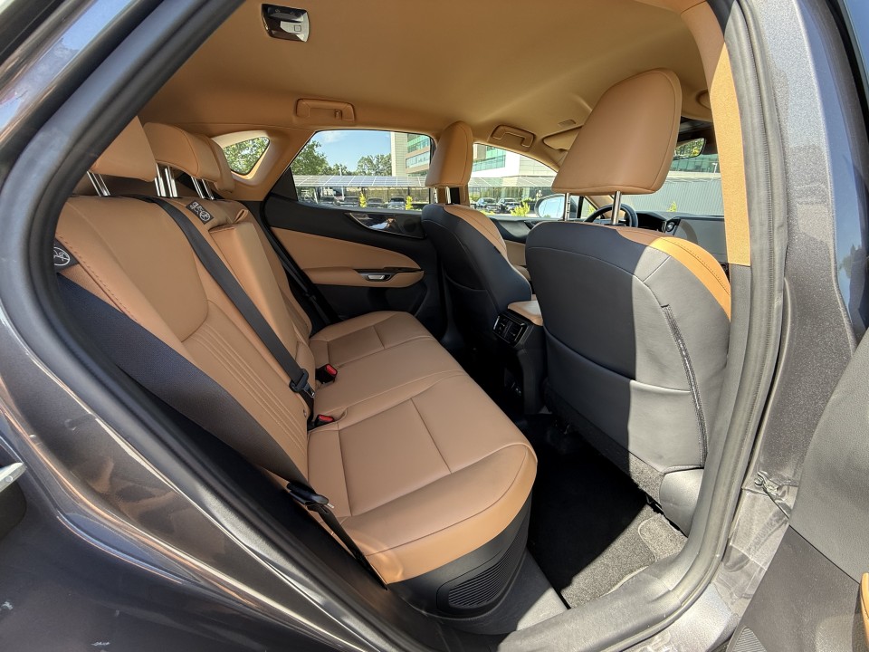 Lexus Seria NX 450h+ AWD - foto 20