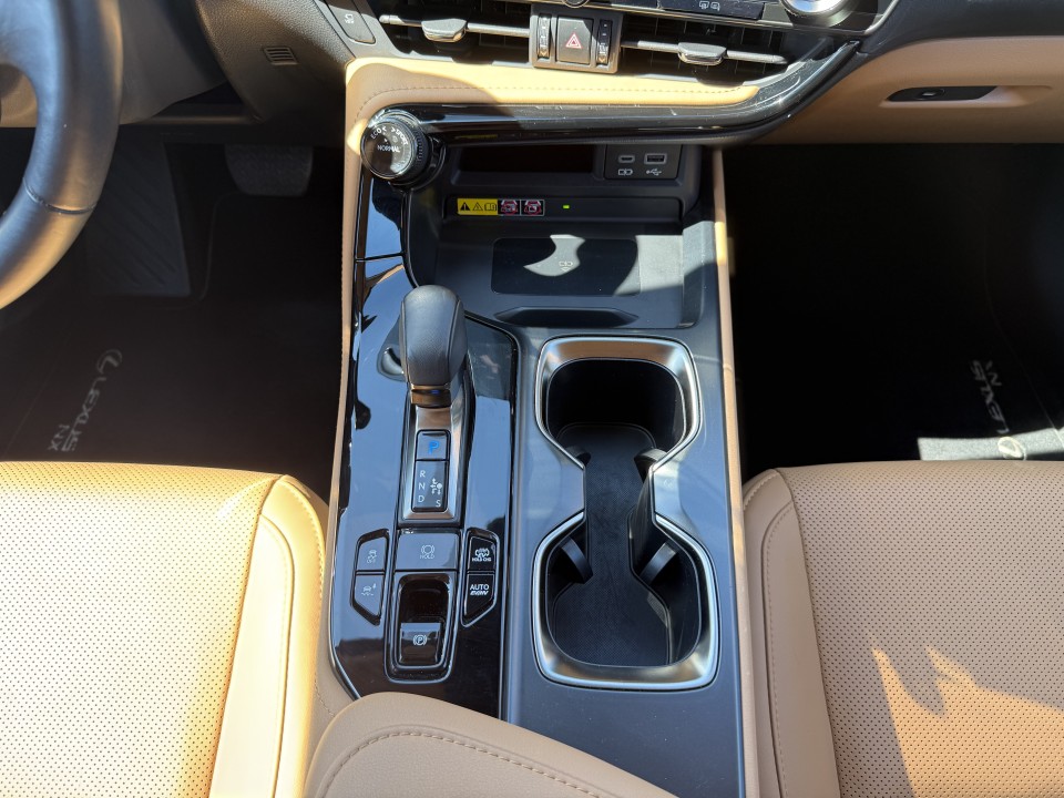 Lexus Seria NX 450h+ AWD - foto 25