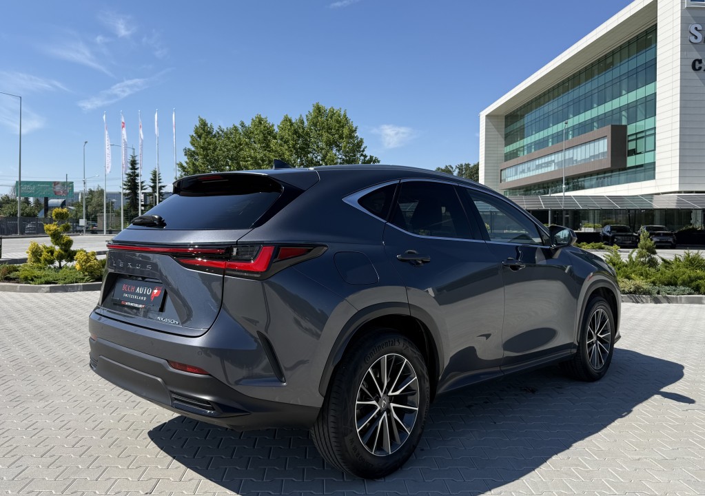 Lexus Seria NX 450h+ AWD (3)