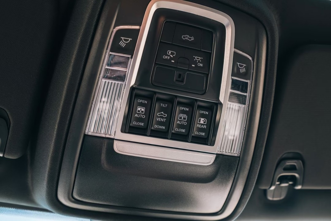 Dodge RAM 1500 Limited - foto 22