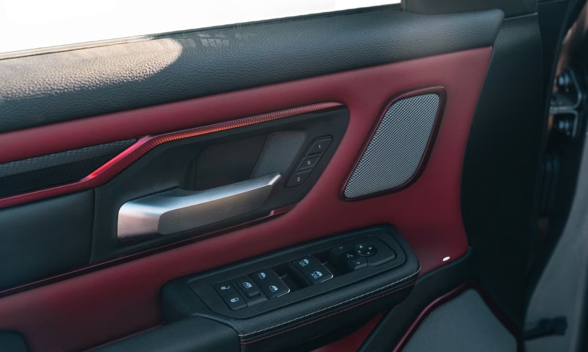 Dodge RAM 1500 Rebel - foto 32