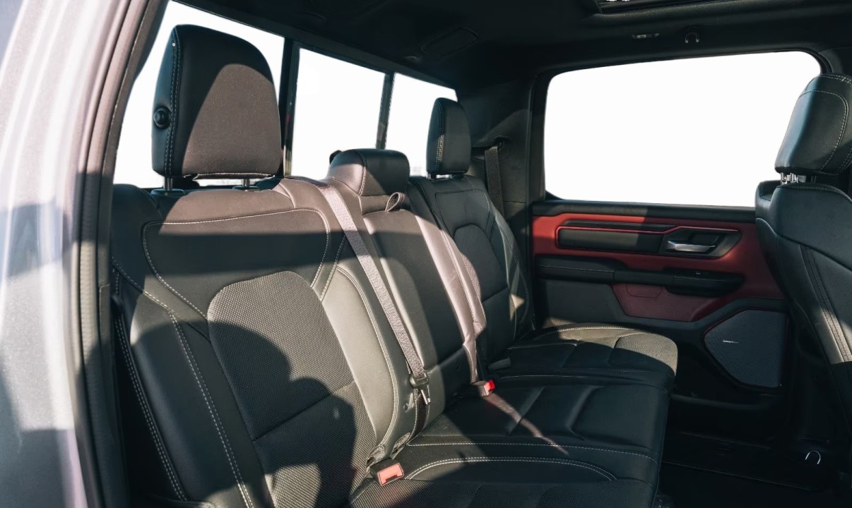 Dodge RAM 1500 Rebel - foto 13