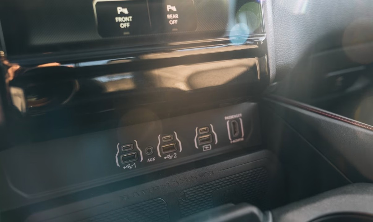 Dodge RAM 1500 Rebel - foto 24