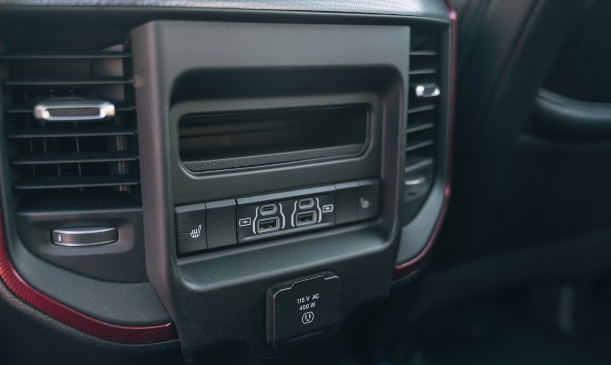 Dodge RAM 1500 Rebel - foto 26