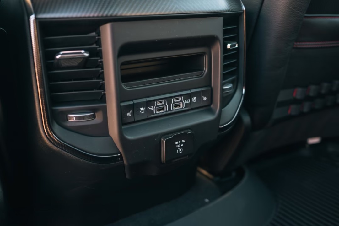 Dodge RAM 1500 RHO - foto 24