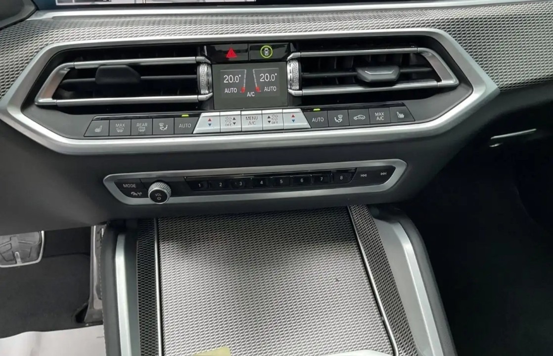 BMW X6 M50i - foto 10