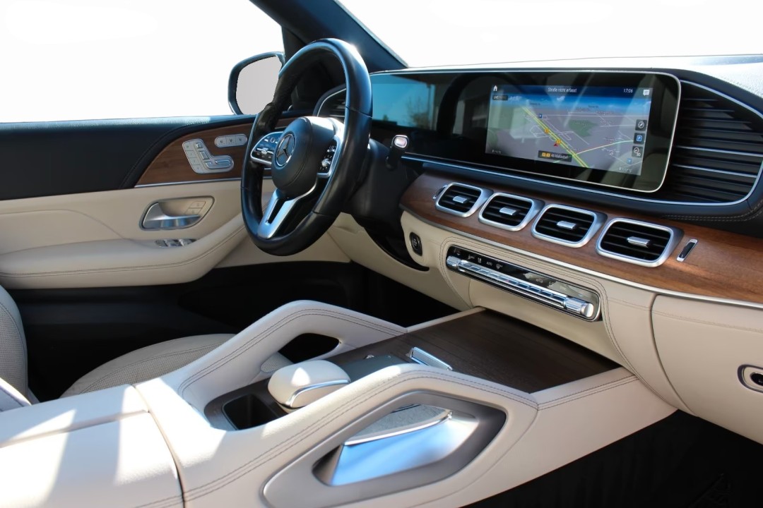 Mercedes-Benz GLE 400d 4MATIC AMG - foto 7