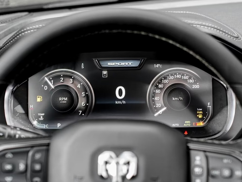 Dodge RAM Sport Night - foto 17