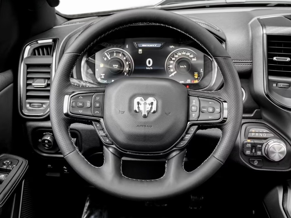 Dodge RAM Sport Night - foto 15