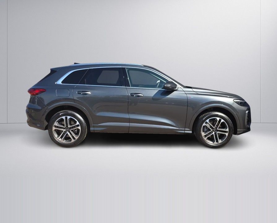 Audi Q5 40TFSI S tronic S-Line (3)