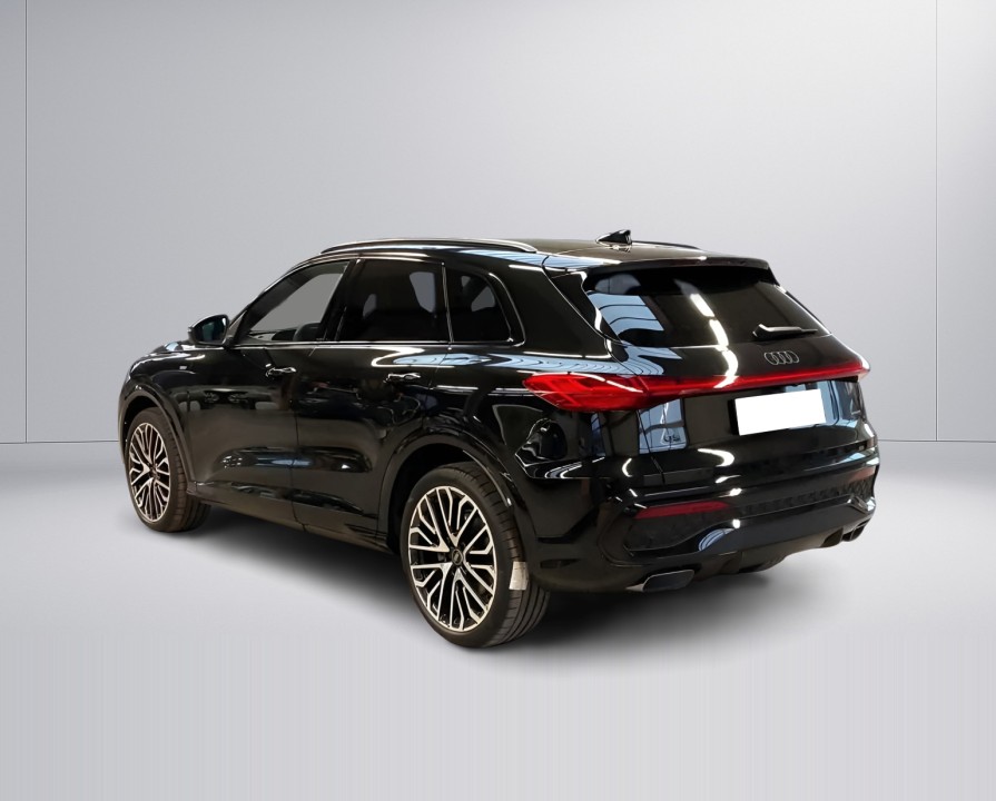 Audi Q5 40TFSI quattro S tronic S-Line (5)