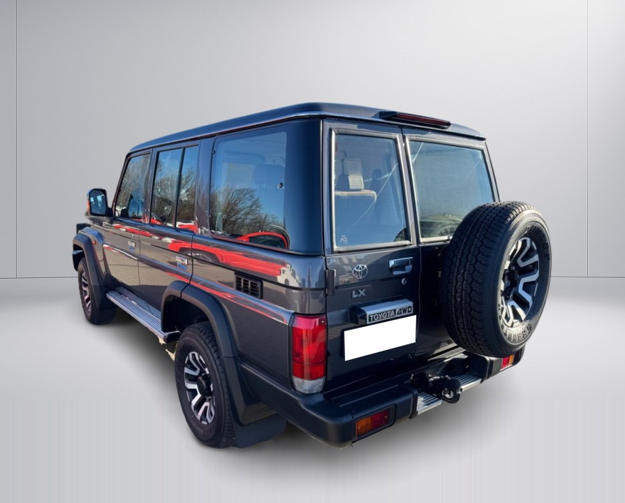 Toyota Land Cruiser GDJ 76 LX+ (3)