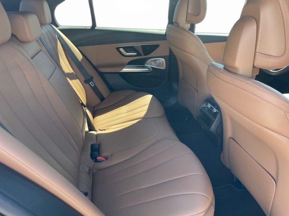 Mercedes-Benz E 400e 4MATIC - foto 17
