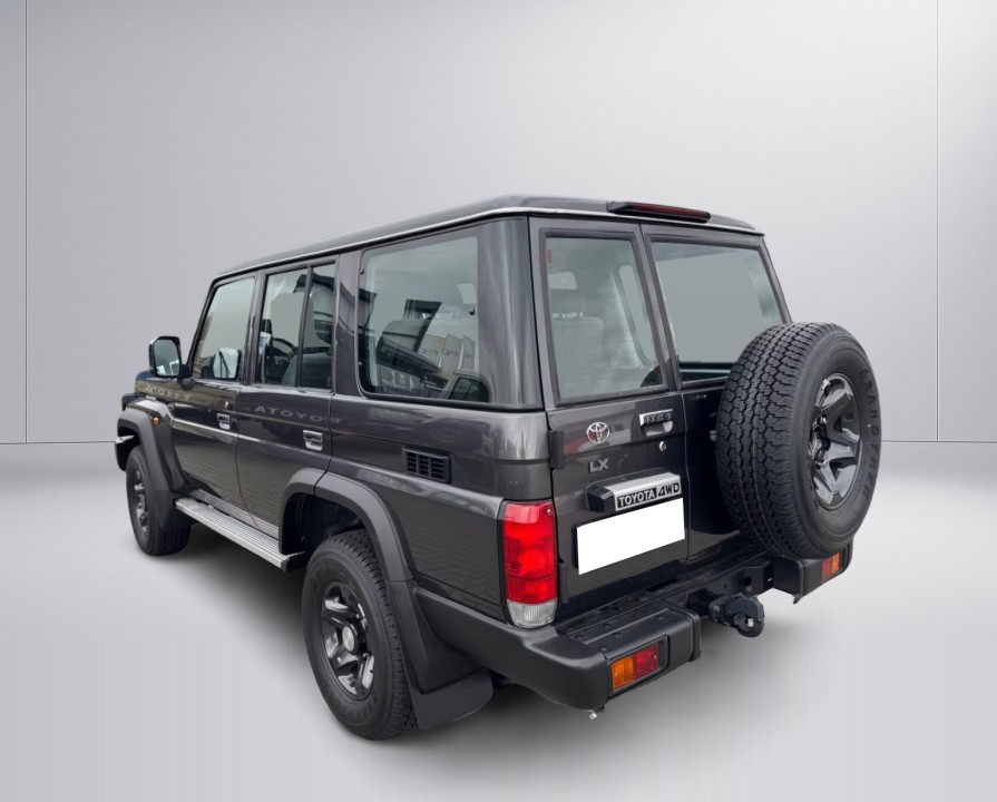 Toyota Land Cruiser GDJ 76 LX (3)