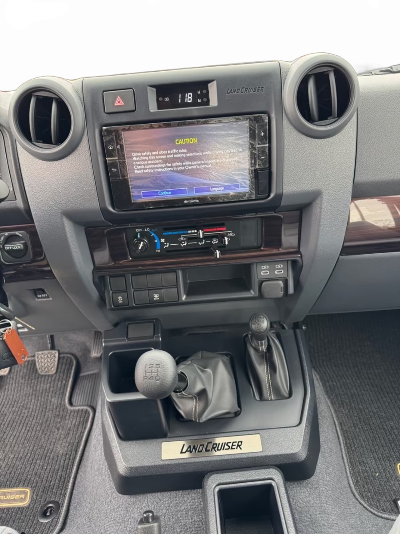 Toyota Land Cruiser GDJ 76 LX - foto 14
