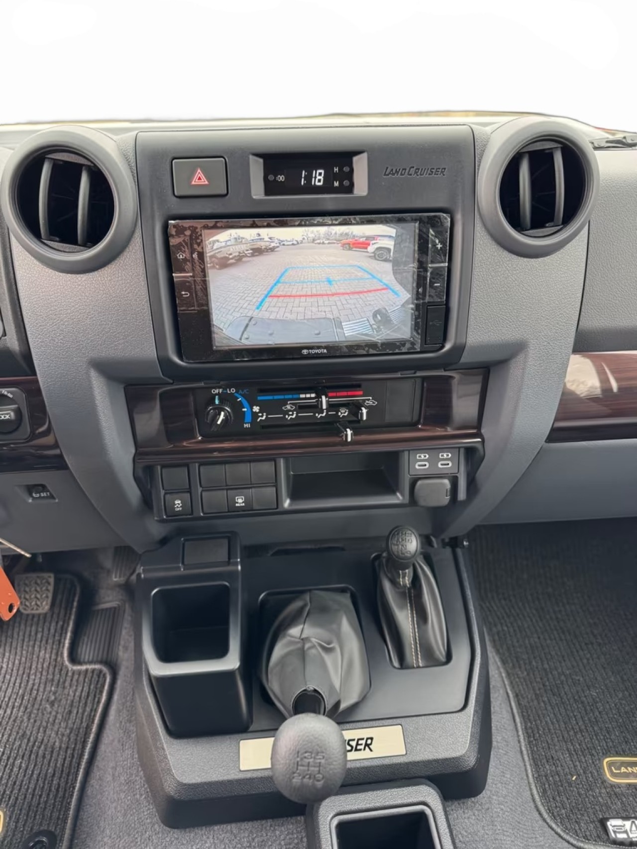 Toyota Land Cruiser GDJ 76 LX - foto 12