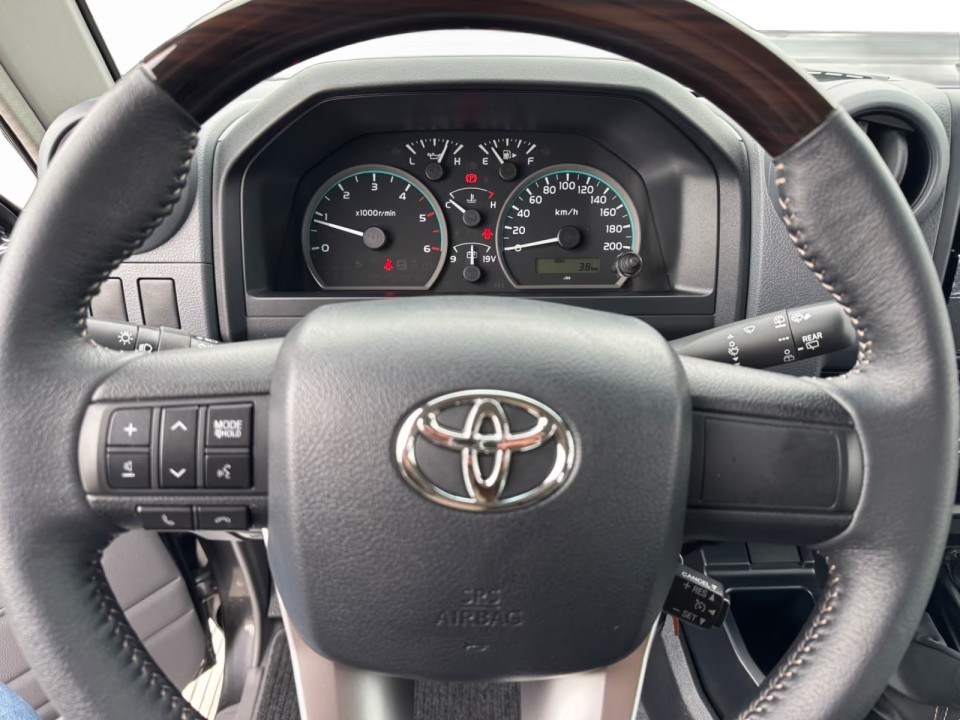 Toyota Land Cruiser GDJ 76 LX - foto 9