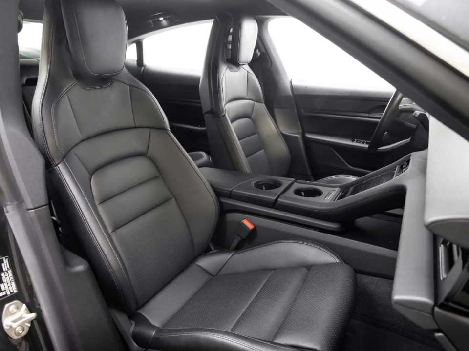Porsche Taycan 4S - foto 16