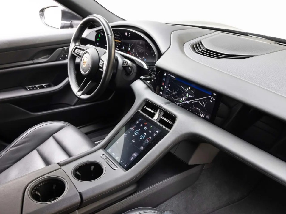 Porsche Taycan 4S - foto 12